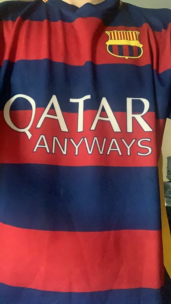 Compré esta camiseta por 80 euros. Tardé bastante en darme cuenta de lo que estaba mal