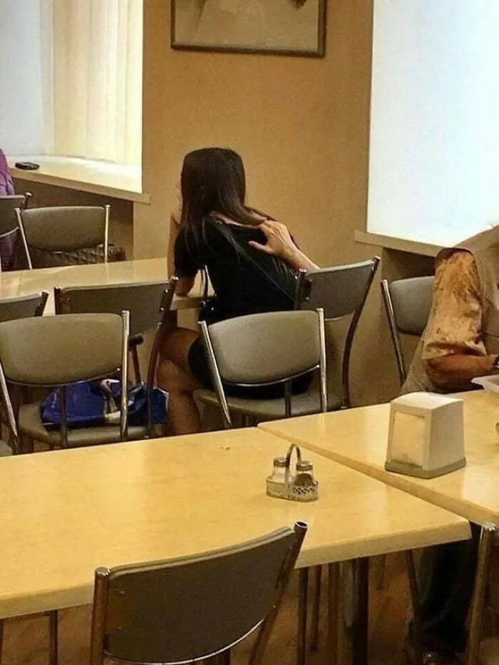 Girl Scratches Her Back And It Looks Like A Horror Movie