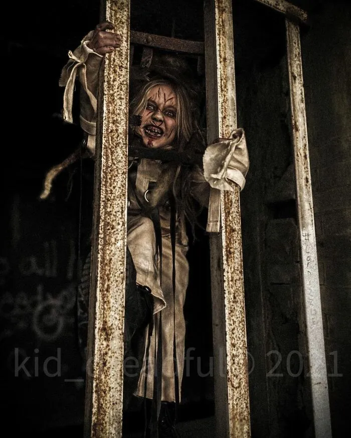A Horror–Mad Seven-Year-Old Girl Has Ditched Disney Princesses To Dress Up As Horror Icons (45 Pics)
