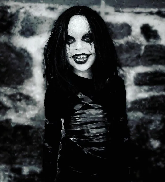 A Horror–Mad Seven-Year-Old Girl Has Ditched Disney Princesses To Dress Up As Horror Icons (45 Pics)