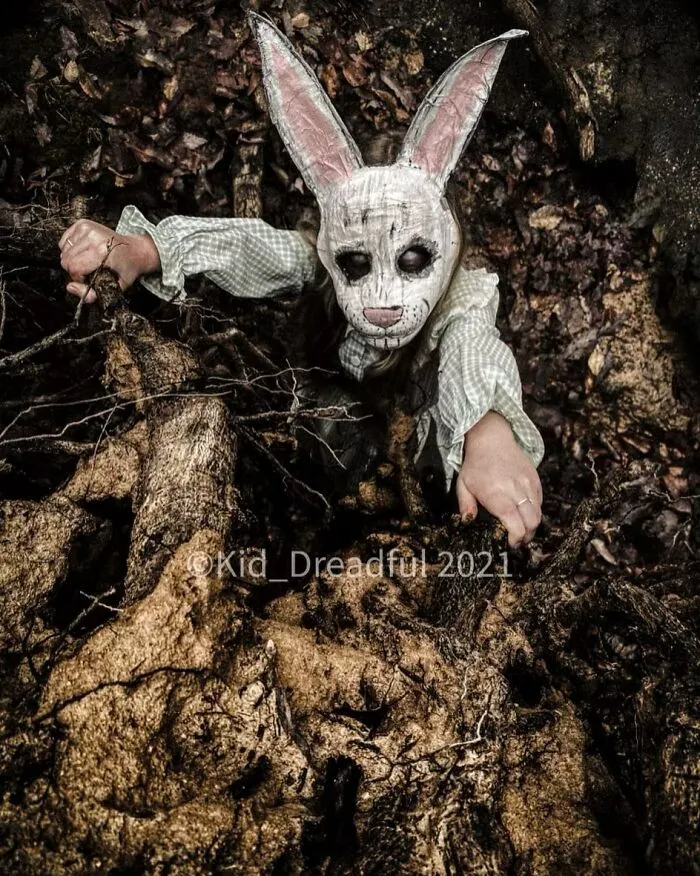 A Horror–Mad Seven-Year-Old Girl Has Ditched Disney Princesses To Dress Up As Horror Icons (45 Pics)