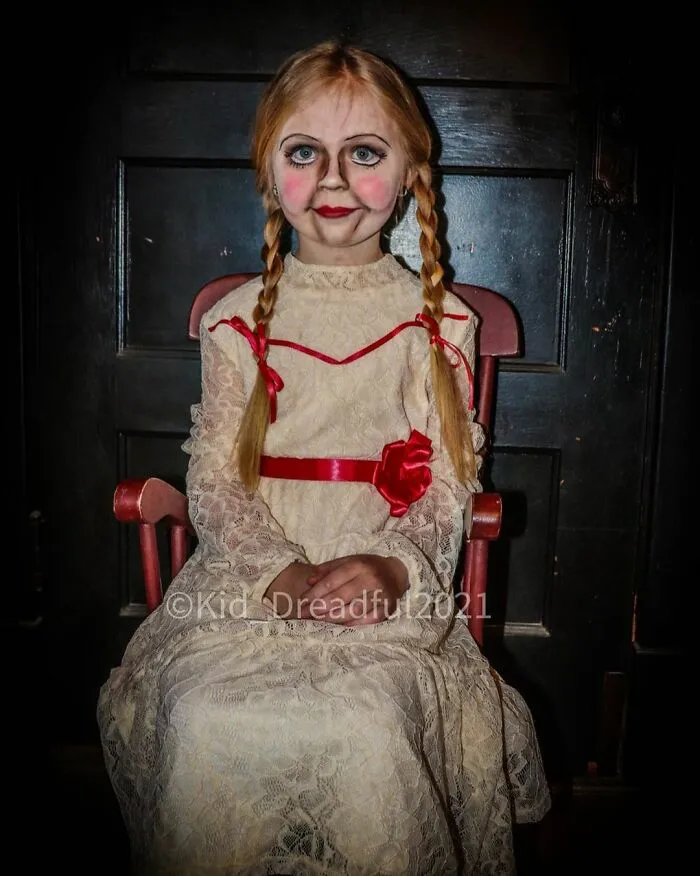 A Horror–Mad Seven-Year-Old Girl Has Ditched Disney Princesses To Dress Up As Horror Icons (45 Pics)
