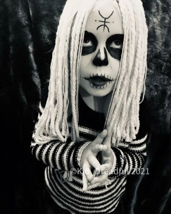 A Horror–Mad Seven-Year-Old Girl Has Ditched Disney Princesses To Dress Up As Horror Icons (45 Pics)