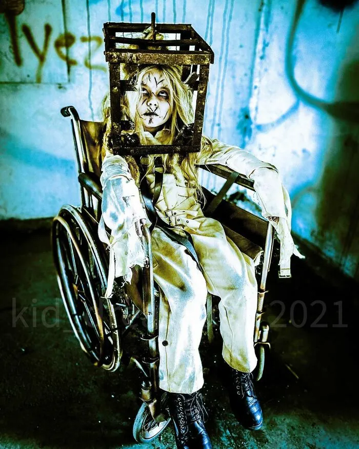 A Horror–Mad Seven-Year-Old Girl Has Ditched Disney Princesses To Dress Up As Horror Icons (45 Pics)