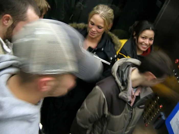 30 Awkward Situations That Are Embarrassing For No Real Reason