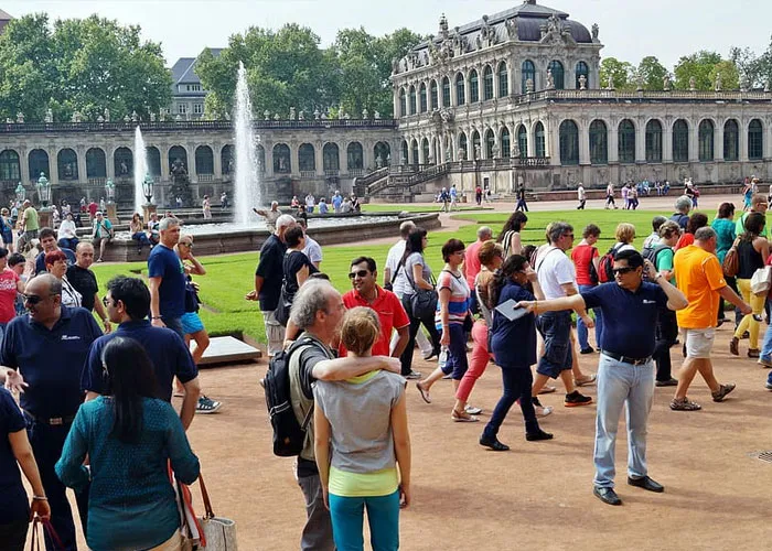 People Expose 40 Of The Worst Tourist Scams That Travelers Should Know