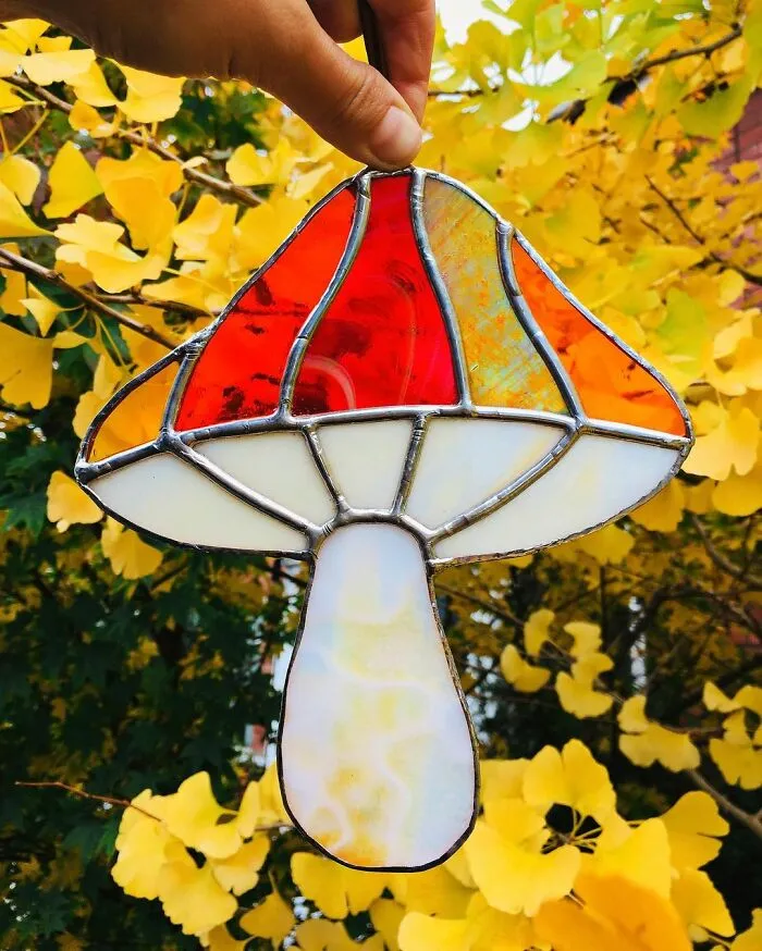 I Worked At A Glass Shop For Two Years And After I Lost My Job During The Pandemic, I Started Making Colorful Art From Stained Glass (43 Pics)