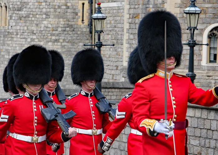 40 Ignorant And Disrespectful Things People Witnessed American Tourists Doing In Other Countries