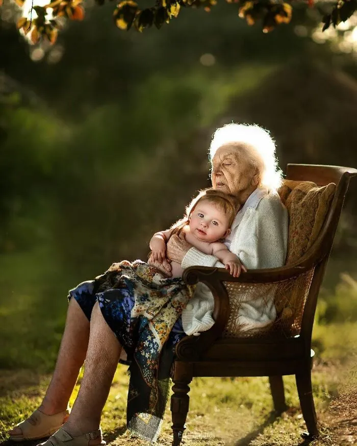 Retrato a abuelos con sus nietos porque nadie nunca me fotografió con los míos (27 imágenes)