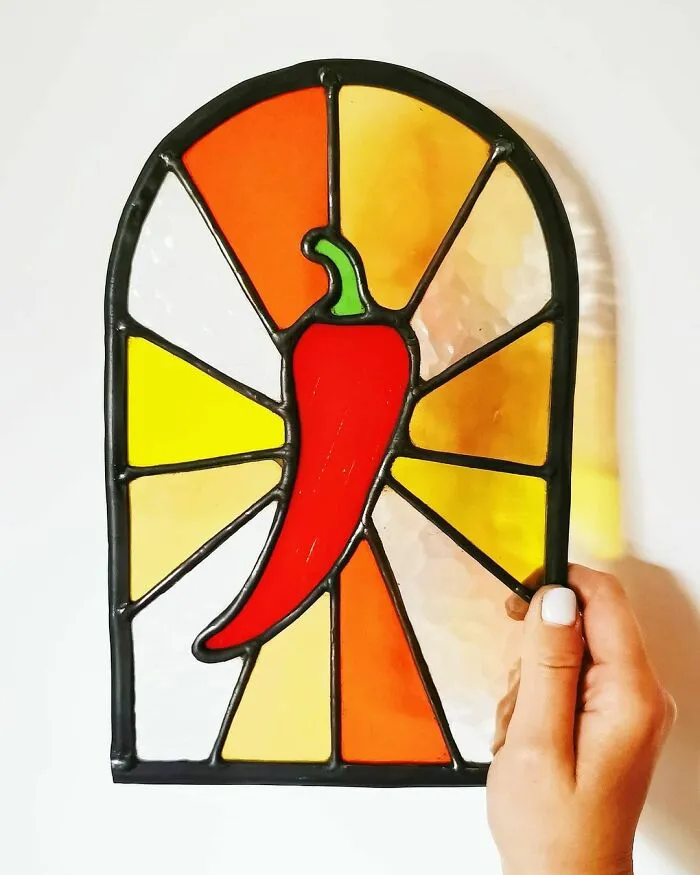 I Worked At A Glass Shop For Two Years And After I Lost My Job During The Pandemic, I Started Making Colorful Art From Stained Glass (43 Pics)