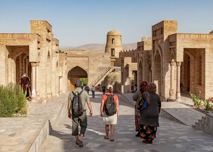 40 Ignorant And Disrespectful Things People Witnessed American Tourists Doing In Other Countries