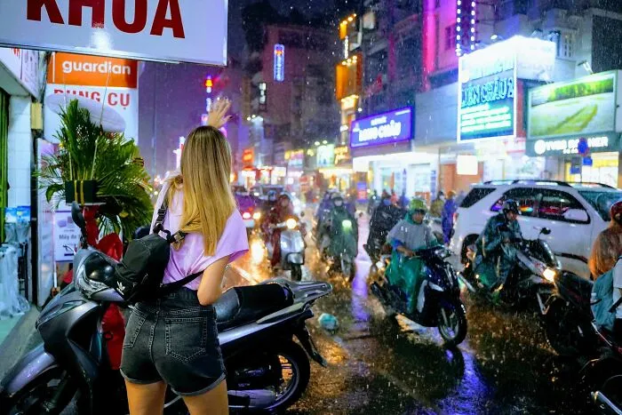 I Spent 17 Months In Vietnam Due To The Pandemic, And Here Are 35 Photos Capturing The Experience