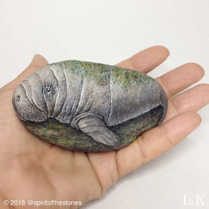 I Paint 3D Miniature Animals On Stones To Reflect Their Character And Spirit (30 Pics)