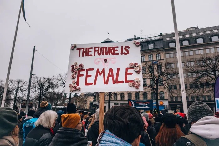 Ya han oído sobre masculinidad tóxica, pero aquí traemos 25 ejemplos de feminidad tóxica