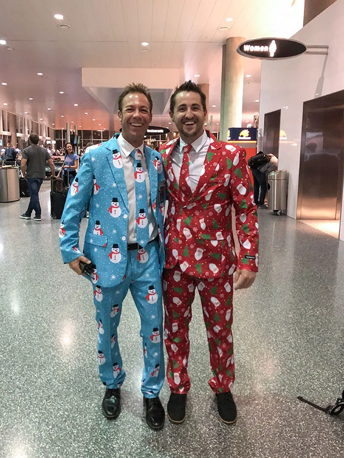 Flying Home For The Holidays Dressed To Surprise The Family. Before The Flight, I Met This Stranger At The Airport. Instant Best Friends