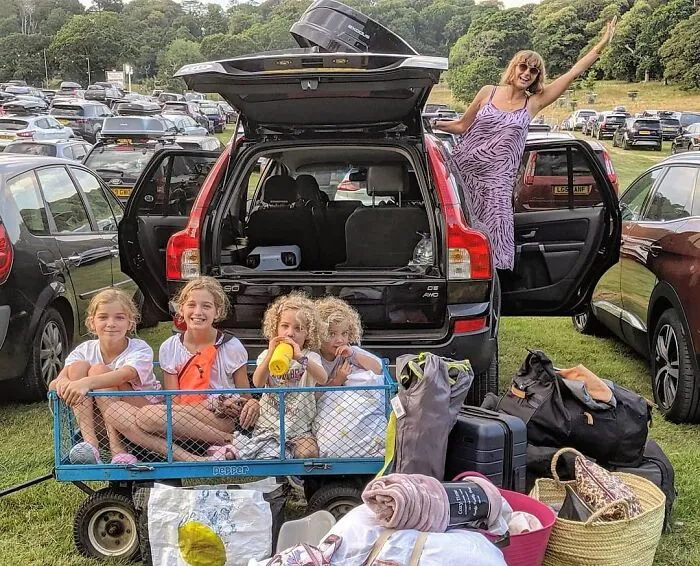 Father Of 4 Daughters Refuses To Sugarcoat His Instagram Pics, Has A Massive Following Online (New Pics)