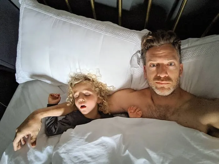 Father Of 4 Daughters Refuses To Sugarcoat His Instagram Pics, Has A Massive Following Online (New Pics)