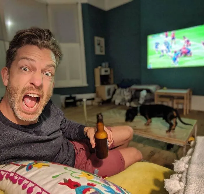Father Of 4 Daughters Refuses To Sugarcoat His Instagram Pics, Has A Massive Following Online (New Pics)