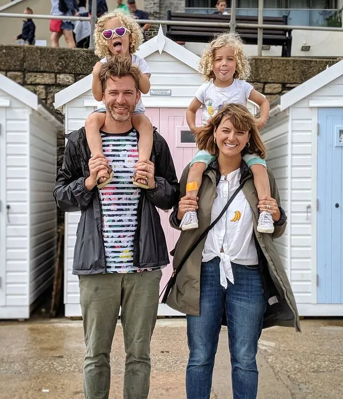 Father Of 4 Daughters Refuses To Sugarcoat His Instagram Pics, Has A Massive Following Online (New Pics)