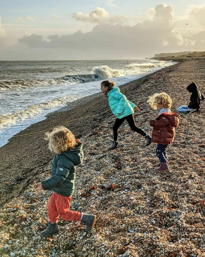 Father Of 4 Daughters Refuses To Sugarcoat His Instagram Pics, Has A Massive Following Online (New Pics)