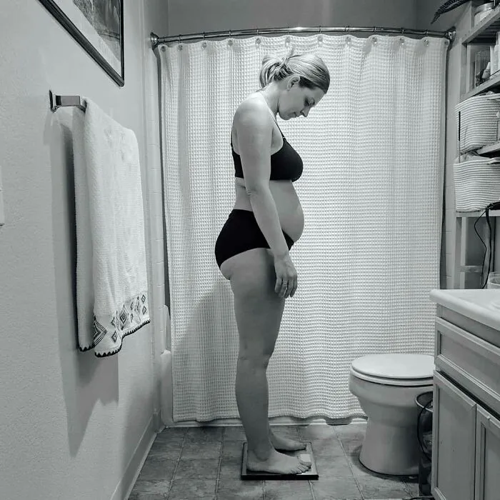 30 Honest Photos Of Post-Baby Bodies That Women Are Sharing To Reveal The Truth That Few People Talk About (New Pics)