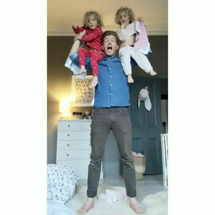 Father Of 4 Daughters Refuses To Sugarcoat His Instagram Pics, Has A Massive Following Online (New Pics)