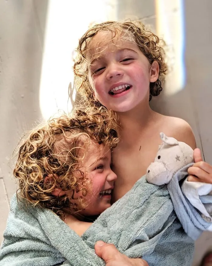 Father Of 4 Daughters Refuses To Sugarcoat His Instagram Pics, Has A Massive Following Online (New Pics)