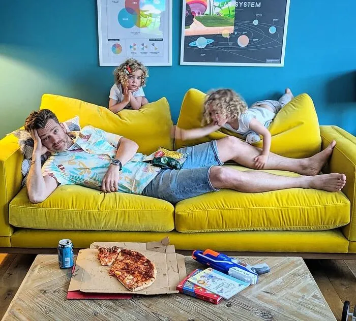 Este padre de 4 hijas se niega a "endulzar" sus fotos de Instagram y cada vez tiene más seguidores (nuevas fotos)