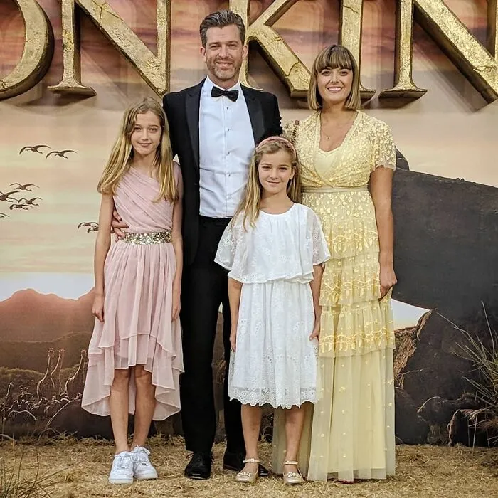 Father Of 4 Daughters Refuses To Sugarcoat His Instagram Pics, Has A Massive Following Online (New Pics)
