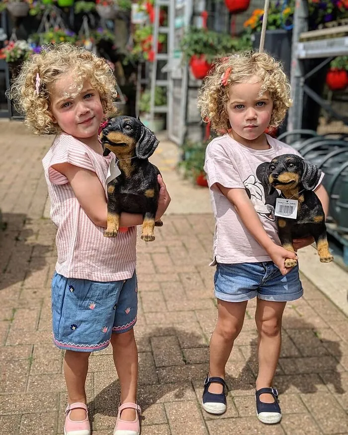 Father Of 4 Daughters Refuses To Sugarcoat His Instagram Pics, Has A Massive Following Online (New Pics)
