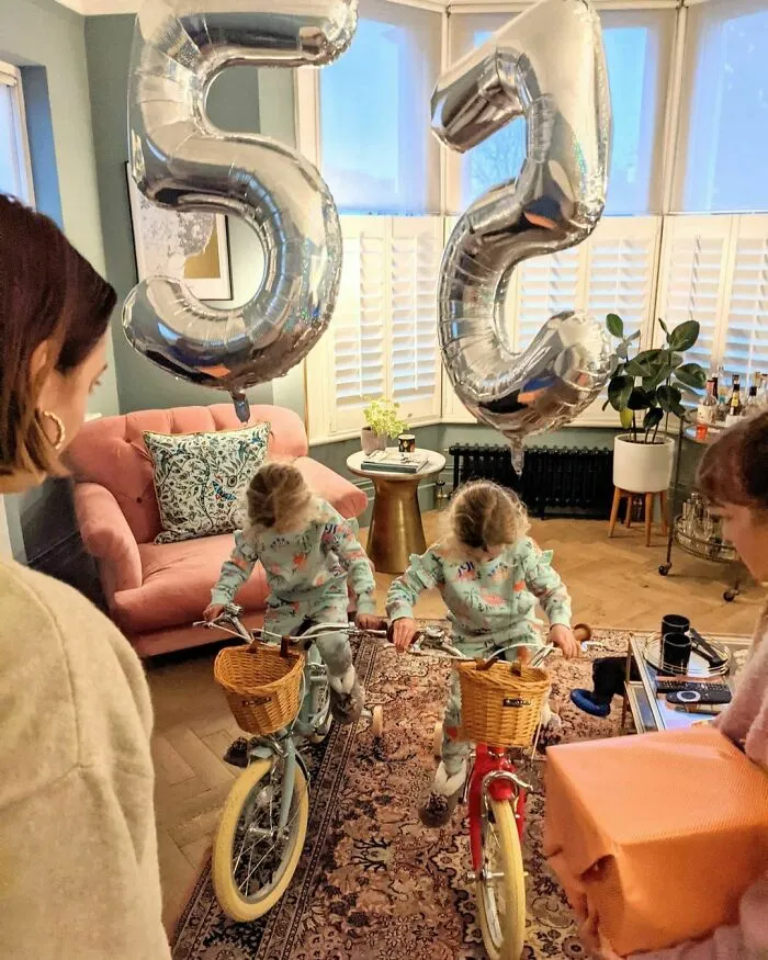 Father Of 4 Daughters Refuses To Sugarcoat His Instagram Pics, Has A Massive Following Online (New Pics)