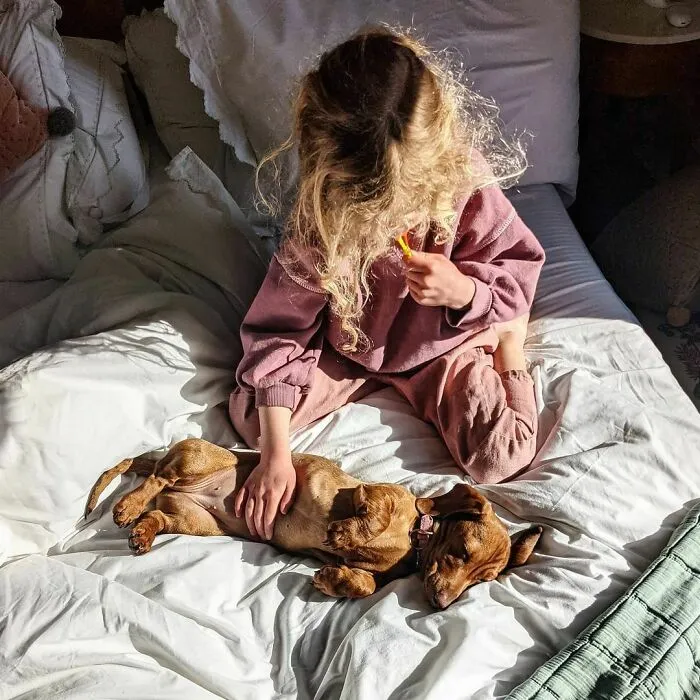 Father Of 4 Daughters Refuses To Sugarcoat His Instagram Pics, Has A Massive Following Online (New Pics)