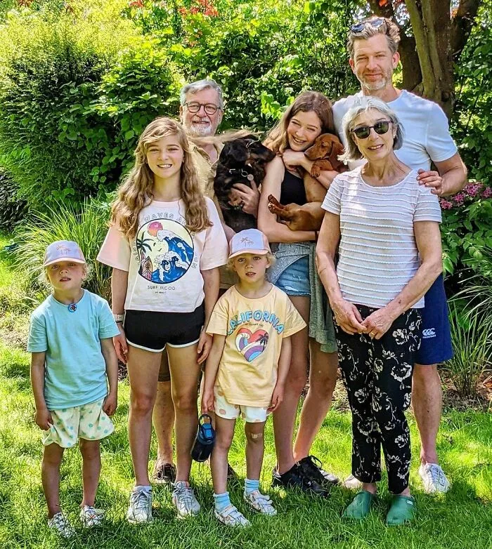 Father Of 4 Daughters Refuses To Sugarcoat His Instagram Pics, Has A Massive Following Online (New Pics)