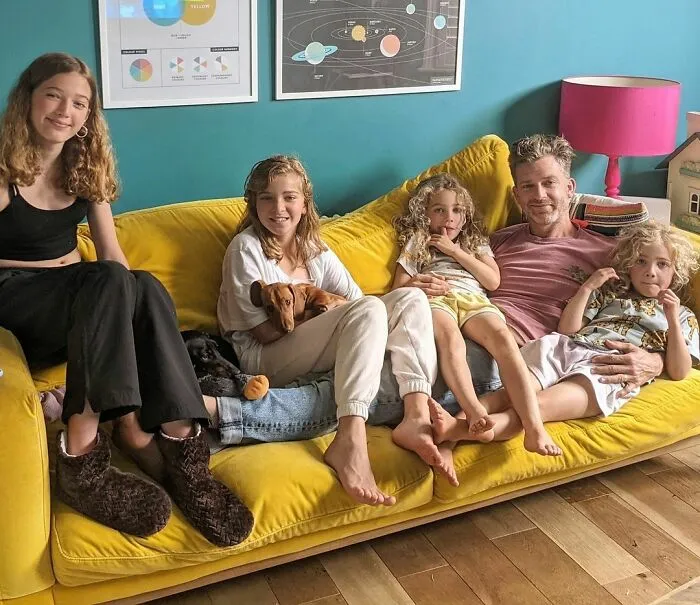 Father Of 4 Daughters Refuses To Sugarcoat His Instagram Pics, Has A Massive Following Online (New Pics)