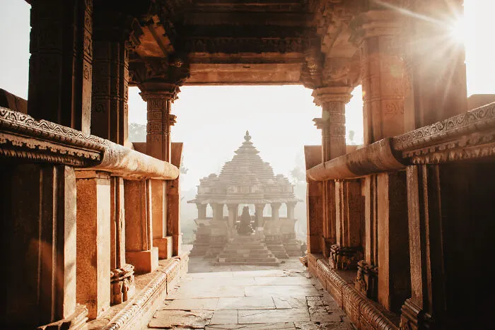 Photographer Captures The Daily Life Of People In India (35 Pics)