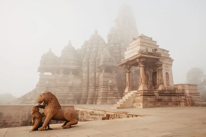 Photographer Captures The Daily Life Of People In India (35 Pics)