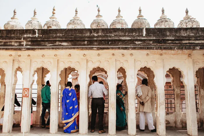 Photographer Captures The Daily Life Of People In India (35 Pics)