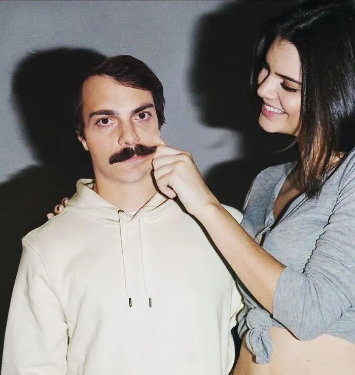 This Guy Won't Stop Photoshopping Himself Into The Kardashian-Jenner Family's Photos And It Makes Them 10 Times Better (26 New Pics)
