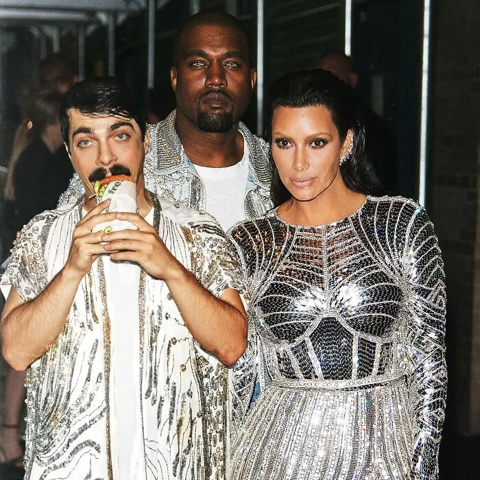 This Guy Won't Stop Photoshopping Himself Into The Kardashian-Jenner Family's Photos And It Makes Them 10 Times Better (26 New Pics)