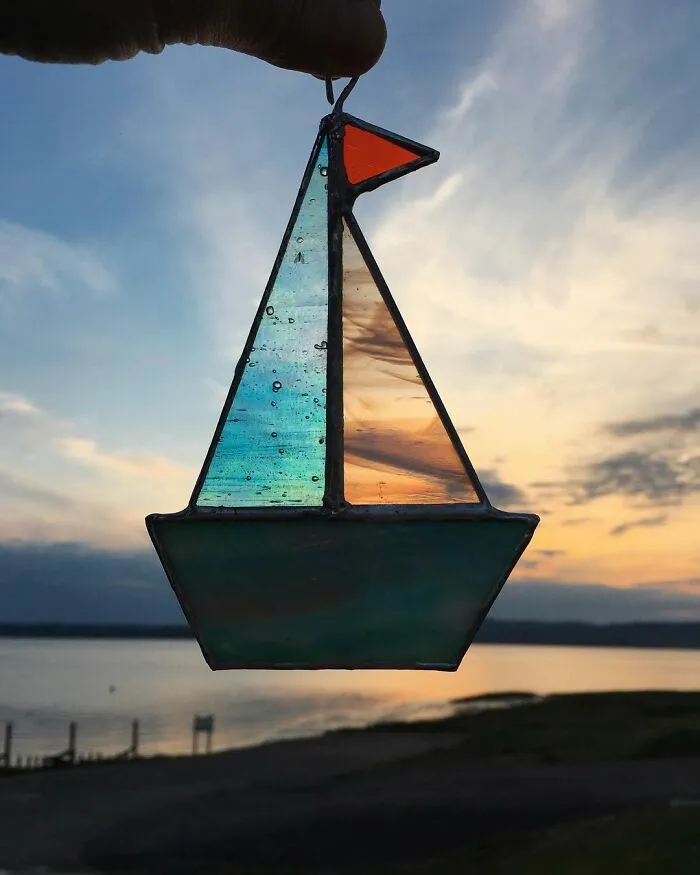 I Worked At A Glass Shop For Two Years And After I Lost My Job During The Pandemic, I Started Making Colorful Art From Stained Glass (43 Pics)
