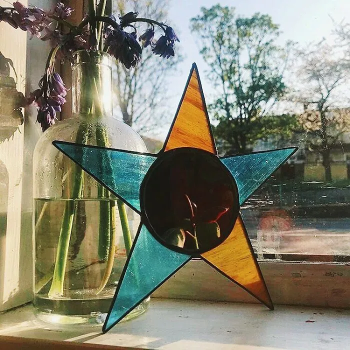 I Worked At A Glass Shop For Two Years And After I Lost My Job During The Pandemic, I Started Making Colorful Art From Stained Glass (43 Pics)