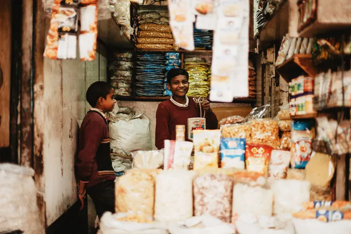 Photographer Captures The Daily Life Of People In India (35 Pics)