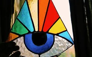 I Worked At A Glass Shop For Two Years And After I Lost My Job During The Pandemic, I Started Making Colorful Art From Stained Glass (43 Pics)