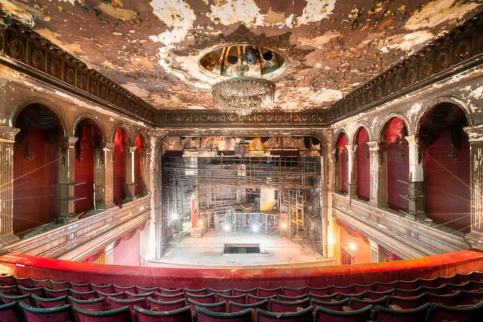 Piccadilly Theater