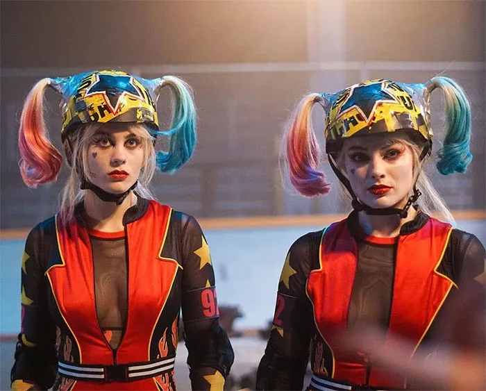 Margot Robbie And Her Stunt Double In Birds Of Prey