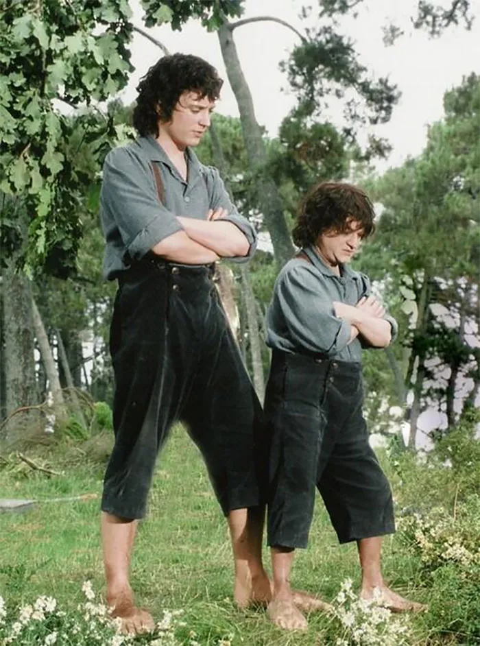 Elijah Woods junto a su doble, Kiran Shah, en el set de El Señor de los Anillos: la Comunidad del Anillo