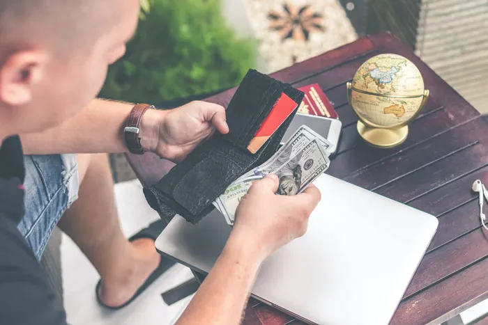 30 People Are Sharing The Best Moments When Rich Kids Were Hit By The Real World