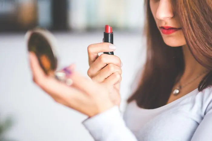 18 Mujeres a quienes intentaron obligar a maquillarse para el trabajo