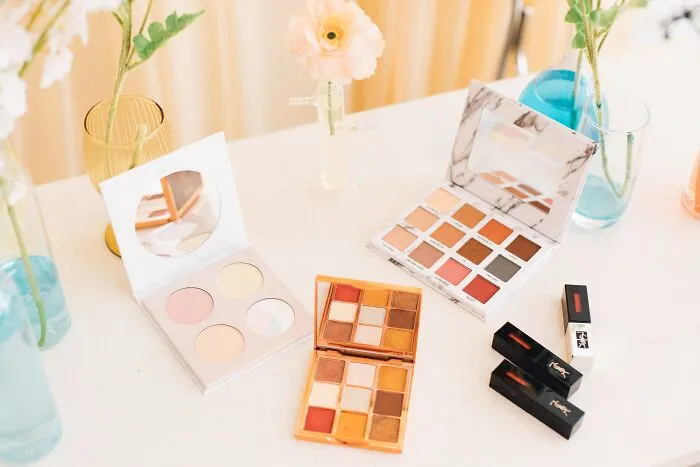 23 Times Women Were Told They Must Wear Makeup For The Job