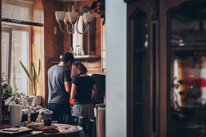 30 Couples Share Things They Realized Only After Moving In Together